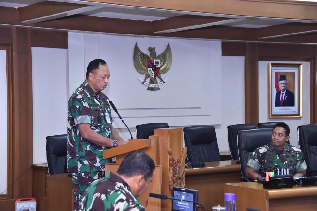 Panglima TNI Jenderal TNI Andika Perkasa mengunjungi Mabes TNI AL dan Mabes TNI AU yang berada di Kompleks Mabes TNI, Cilangkap