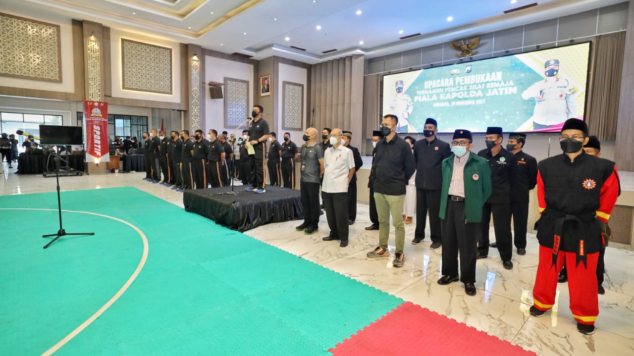 Kapolda Jawa Timur Irjen Pol Nico Afinta secara langsung memimpin upacara pembukaan turnamen Pencak Silat Remaja