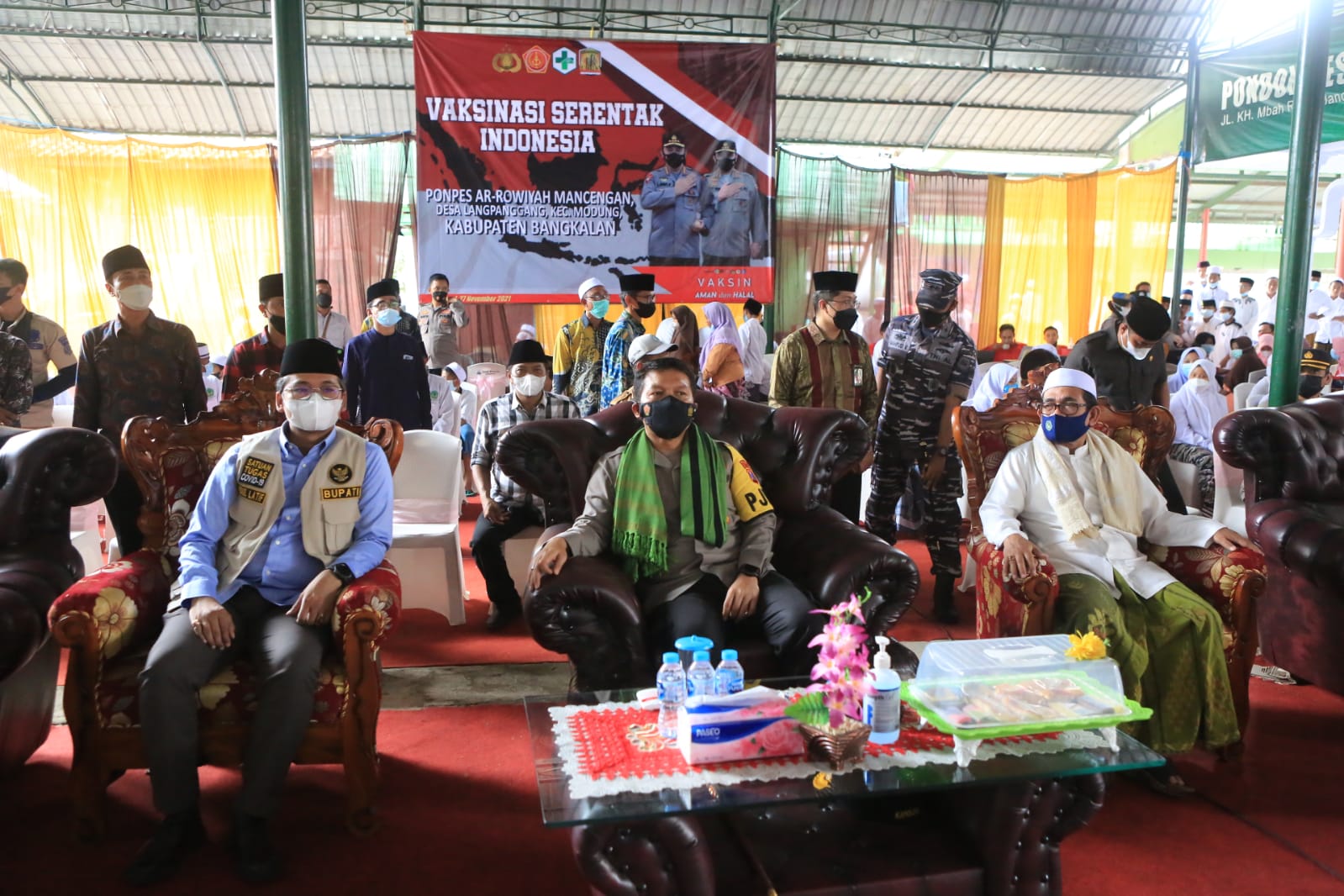 Kapolda Jawa Timur Irjen Pol Nico Afinta bersama Pejabat Utama Polda Jatim dan Forkopimda Kabupaten Bangkalan, mengecek akselerasi vaksinasi