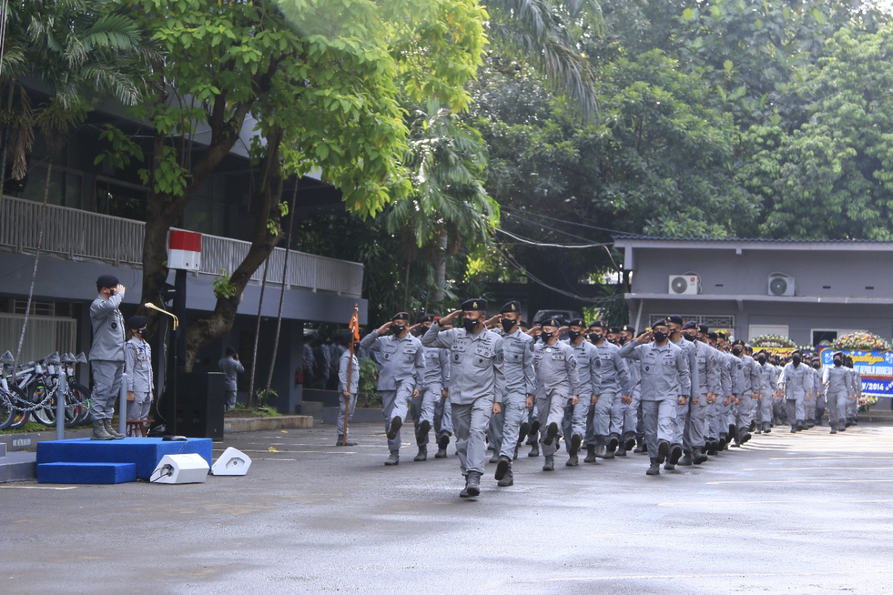 Badan Keamanan Laut Republik Indonesia (Bakamla RI) menggelar upacara hari ulang tahun ke-16 di lapangan Mabes Bakamla RI