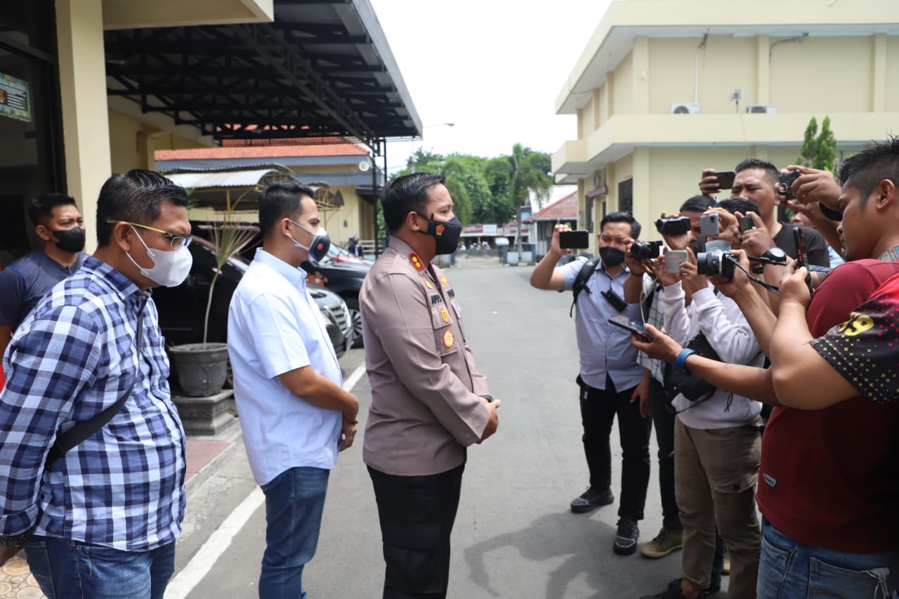 Tim dari Polda Jatim dan Polres saat ini sedang melakukan pendalaman dan investigasi terhadap informasi yang berkembang