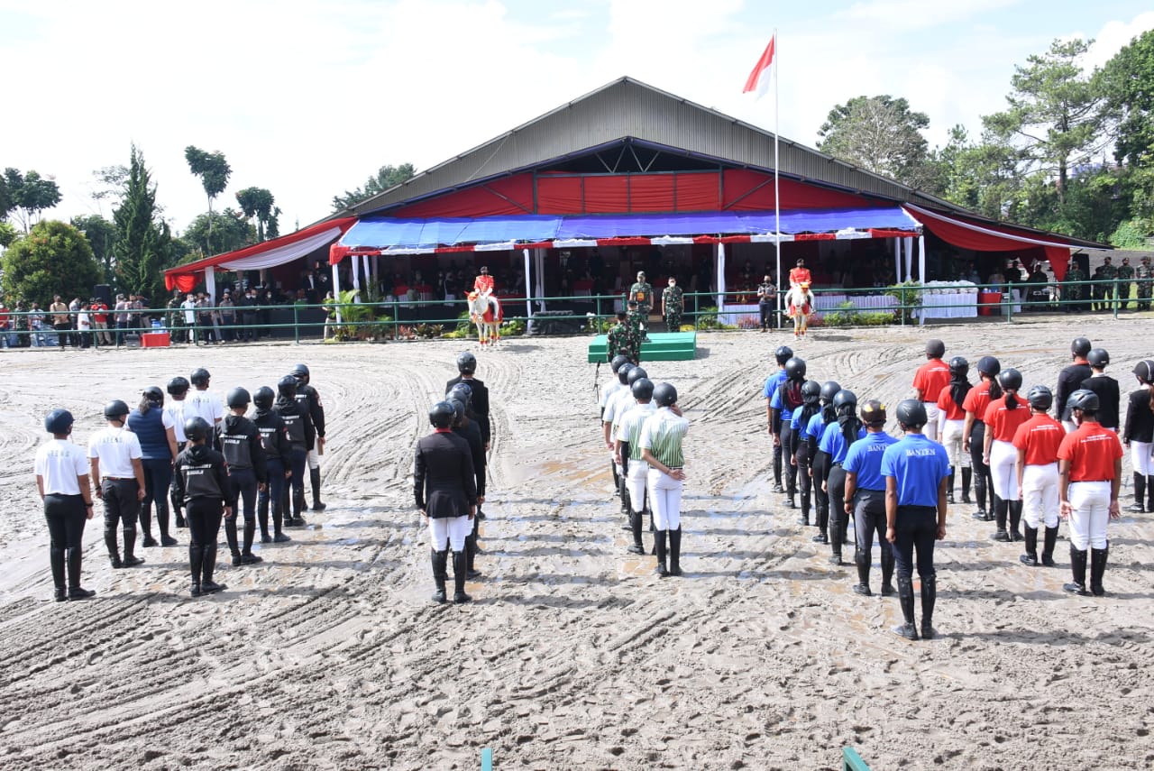 Kepala Staf Angkatan Darat Jenderal TNI Dudung Abdurachman membuka Kejuaraan Equestrian Piala Kasad 2021 yang diikuti tujuh Pengprov Pordasi