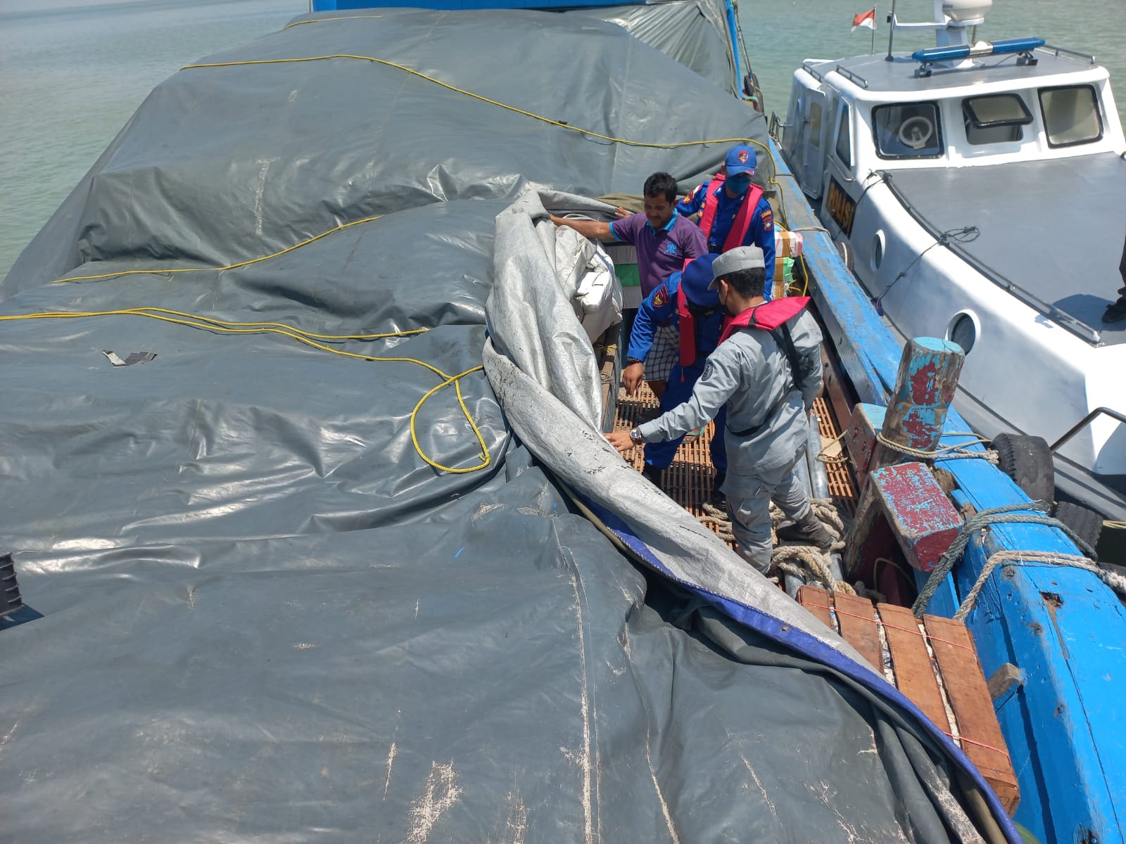 SPKKL Tanjung Balai Karimun Bakamla RI bersama Satuan Polisi Air Udara (Satpolairud) Karimun menggelar operasi bersama