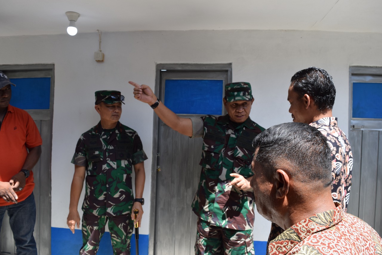 Hari ini 8 unit MCK tersebut diresmikan oleh Kasdam XVI/Pattimura Brigjen TNI Stepanus Mahury mewakili Pangdam XVI/Pattimura