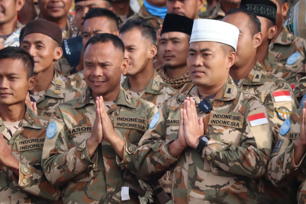 Satgas Kizi Kontingen Garuda XX-S Monusco yang sedang bertugas di daerah konflik Democratic Republic Congo, Afrika, merayakan Idul Fitri