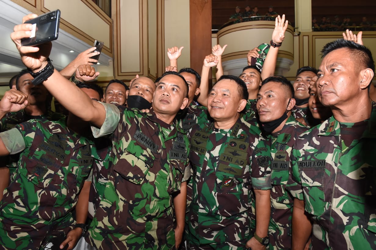 Kepala Staf Angkatan Darat (Kasad) Jenderal TNI Dudung Abdurachman, S.E., M.M., merasa bangga atas inovasi serta kreativitas para Babinsa