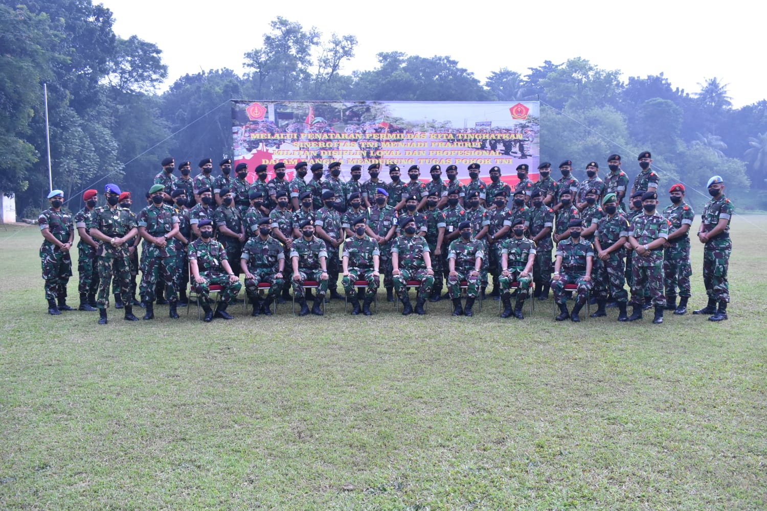 Kepala Pusat Jasmani dan Peraturan Militer Dasar (Kapusjaspermildas) TNI Brigjen TNI Robert D. Ndona saat membuka penataran Permildas TNI