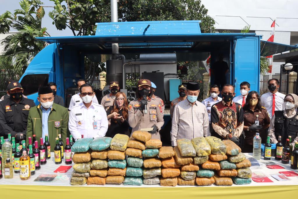 Polres Pelabuhan Tanjung Priok berhasil mengungkap beberapa kasus tindak pidana, juga melakukan pemusnahan barang bukti narkotika dan minuman keras