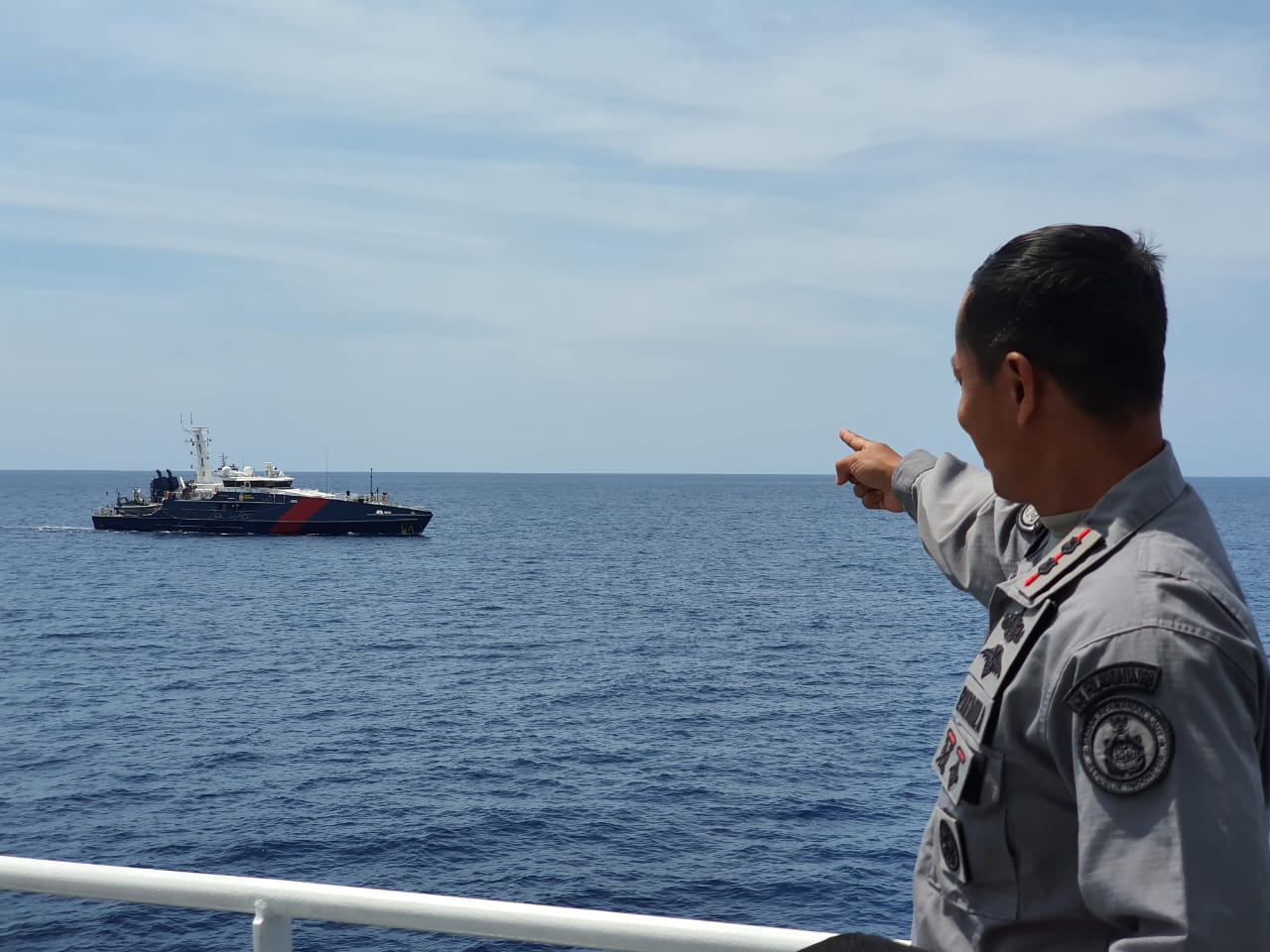 KN Pulau Dana-323 yang dikomandani oleh Letkol Bakamla Hananto Widhi Nugroho. S.E.,M.Si, pada pukul 13.00 waktu setempat akhirnya tiba