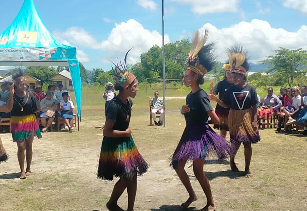Memperingati bulan bahasa yang dilaksanakan di SMP Yakpesmi Eklesia Yabema, Distrik Elelim, Kabupaten Yalimo, Papua Pegunungan Tengah