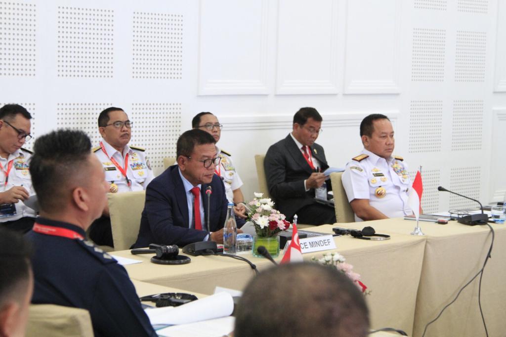 Kepala Bakamla RI Laksdya TNI Dr. Aan Kurnia secara resmi menutup ASEAN Coast Guard Forum 2022 yang berlangsung selama dua hari