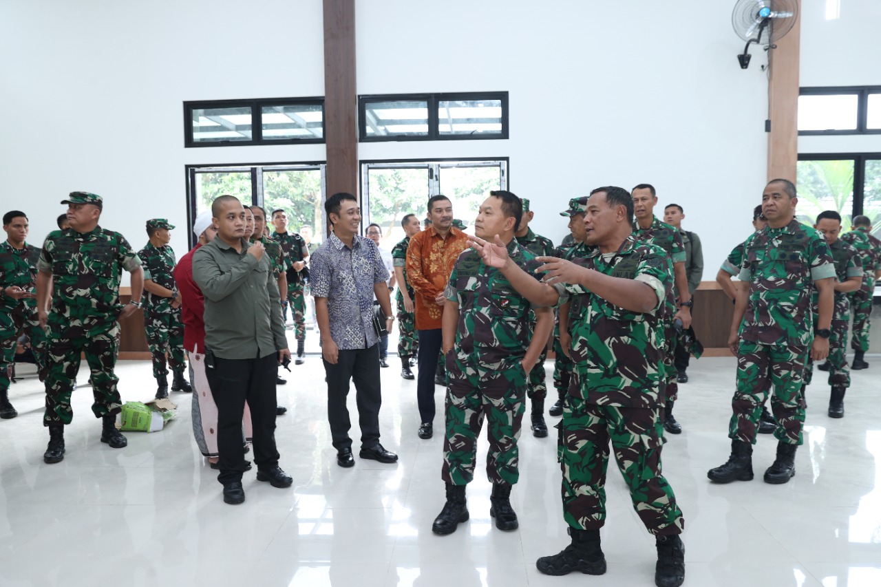 Kepala Staf Angkatan Darat (Kasad) Jenderal TNI Dr. Dudung Abdurachman mendatangi Sekolah Calon Perwira TNI AD (Secapaad) dan Pusat Kesenjataan Kavaleri (Pussenkav)