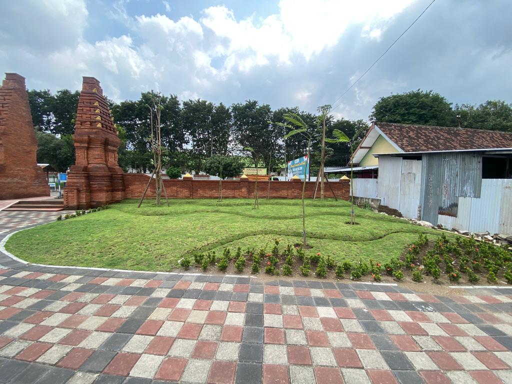 Kepala Staf Angkatan Darat (Kasad) Jenderal TNI Dr. Dudung Abdurachman pada akhir Agustus 2022 yang lalu, revitalisasi Makam Auliya Sono