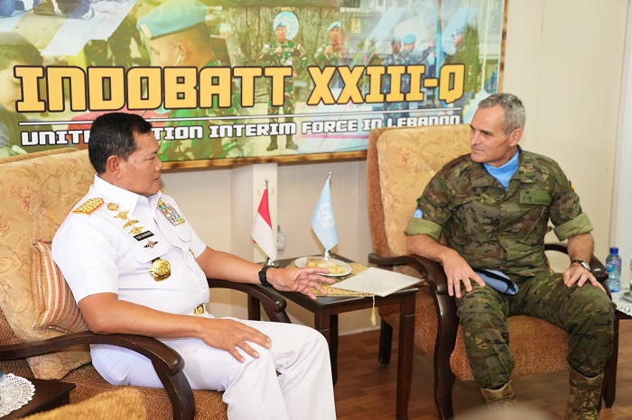 Panglima TNI Laksamana TNI Yudo Margono, S.E., M.M., berkesempatan singgah di KRI Frans Kaisiepo (FKO-368) yang tengah bersandar