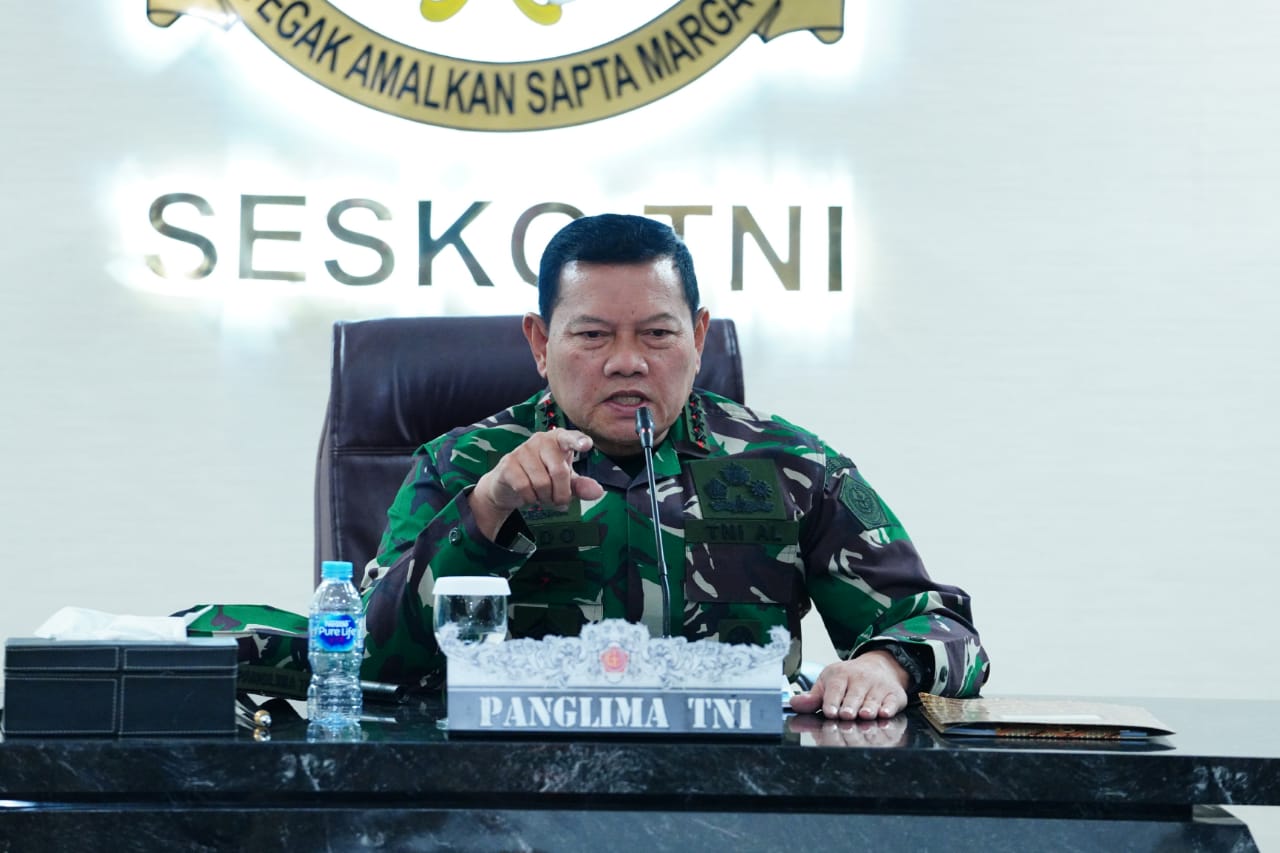 Panglima TNI Laksamana TNI Yudo Margono S.E., M.M. setelah mendengar paparan KUKM oleh Pangkogabwilhan II Marsdya TNI Andyawan Martono P
