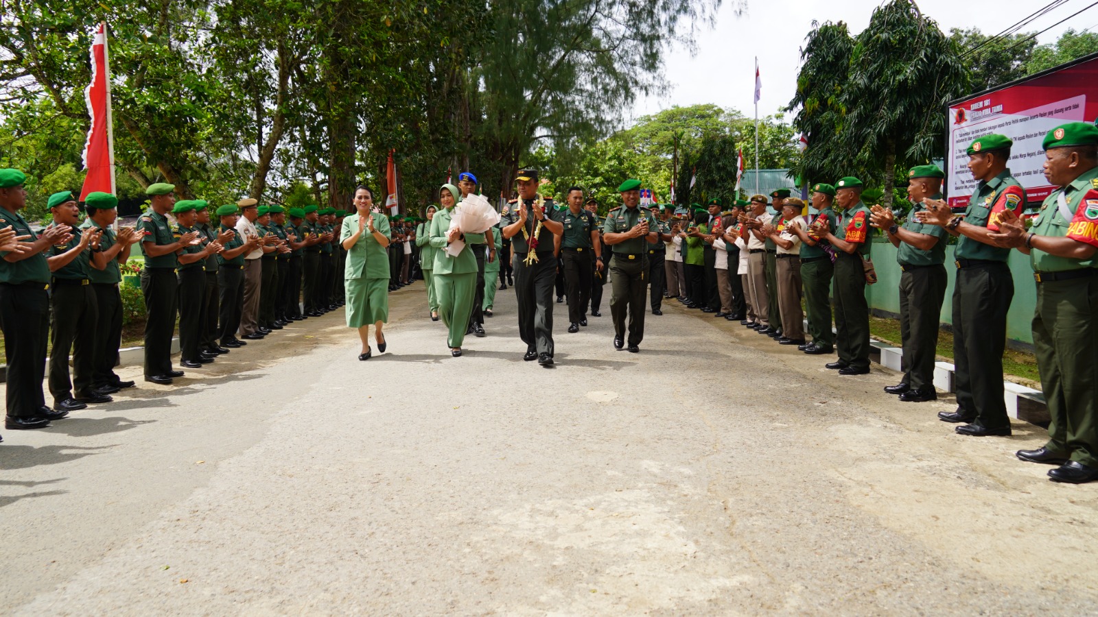 Pangdam dalam pengarahannya menyampaikan agar kepada seluruh prajurit yang berada di Kodam XVIII/Kasuari agar senantiasa menjaga netralitas TNI