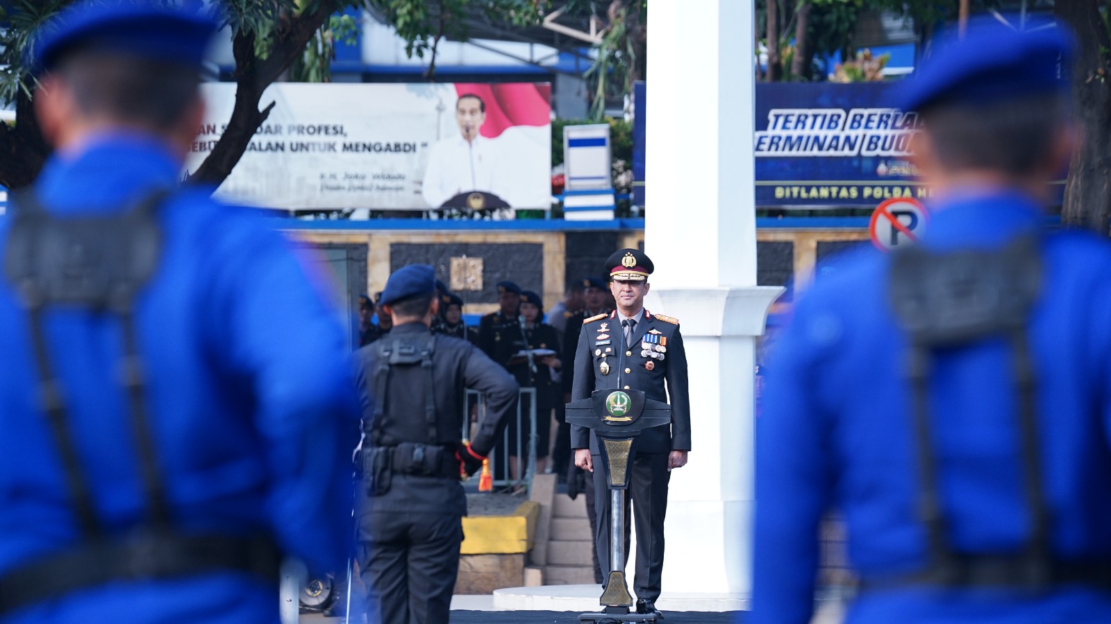 Wakapolda Metro Jaya Brigjen Pol Suyudi Ario Seto menjadi Inspektur Upacara Hari Pahlawan