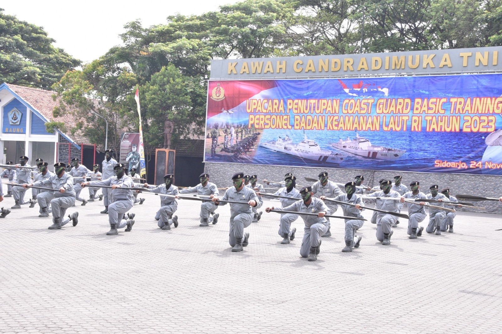 Pegawai Pemerintah dengan Perjanjian Kerja (PPPK) Bakamla RI akhirnya menyelesaikan pendidikan yang disahkan melalui Upacara Penutupan