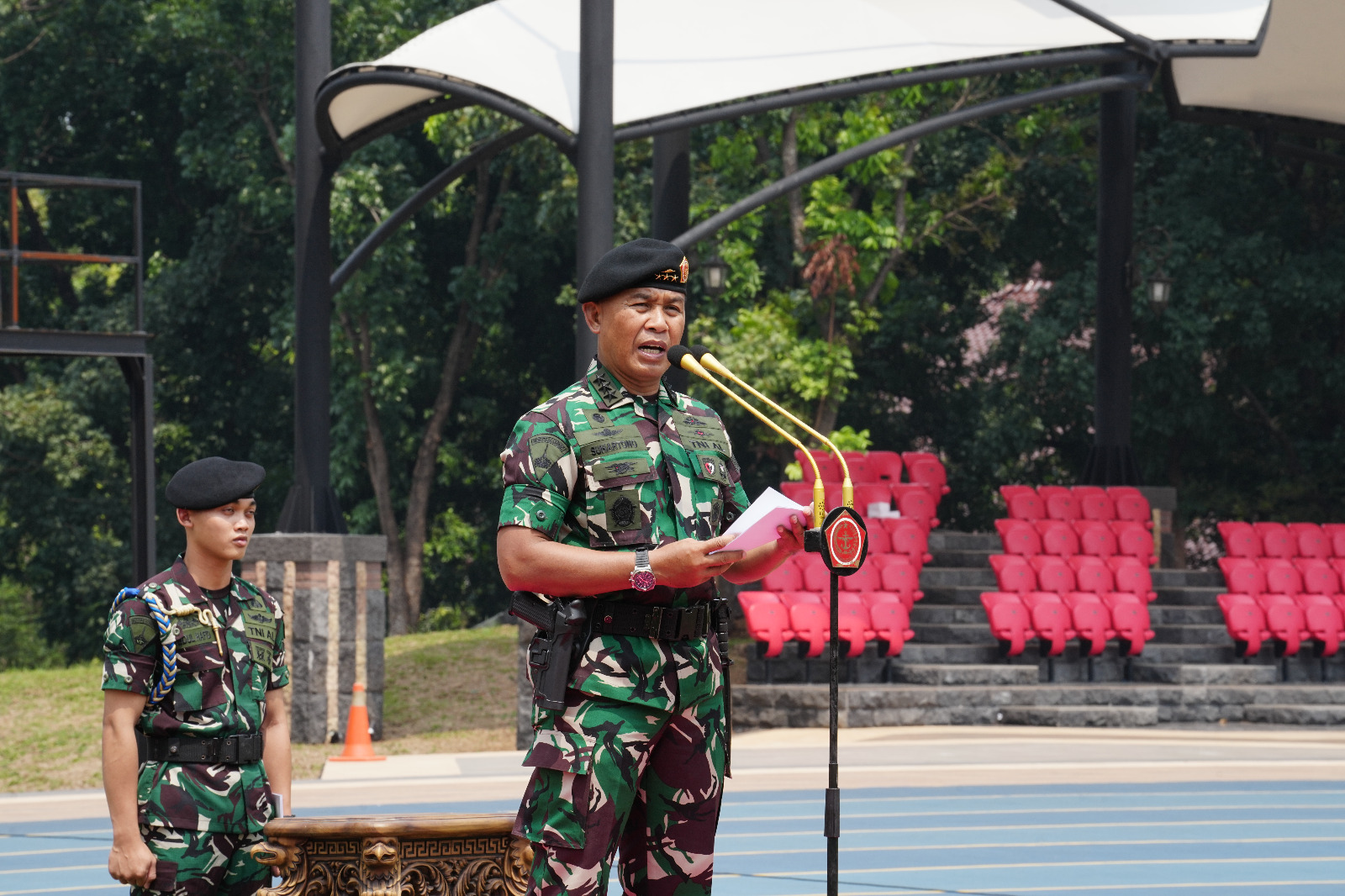 Irjen TNI Letjen TNI (Mar) Suhartono, M. Tr. (Han) pada Upacara Penyambutan Satgas Kizi TNI Konga XXXVII-I/MINUSCA TA 2022-2023