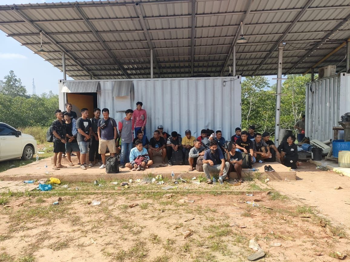 KN Pulau Marore-322 yang sedang melaksanakan Operasi Keamanan dan Keselamatan Laut “Nusantara VI/23”, berhasil menggagalkan penyelundupan