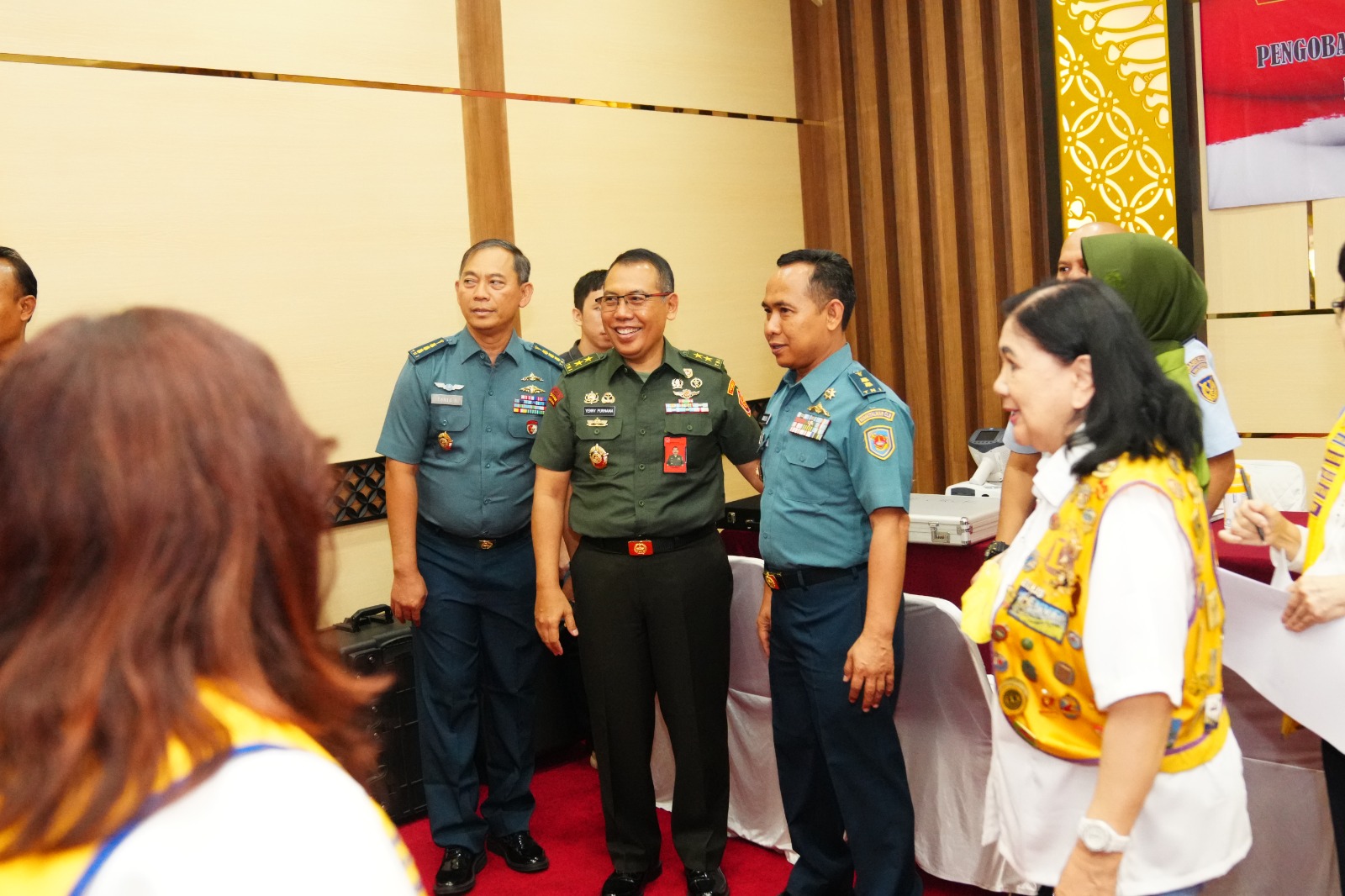 Bakti Kesehatan Pemeriksaan Gula Darah dan Pemeriksaan Mata dalam rangka Peringatan HUT ke-55 Puskes TNI, bertempat di GOR A. Yani Mabes TNI