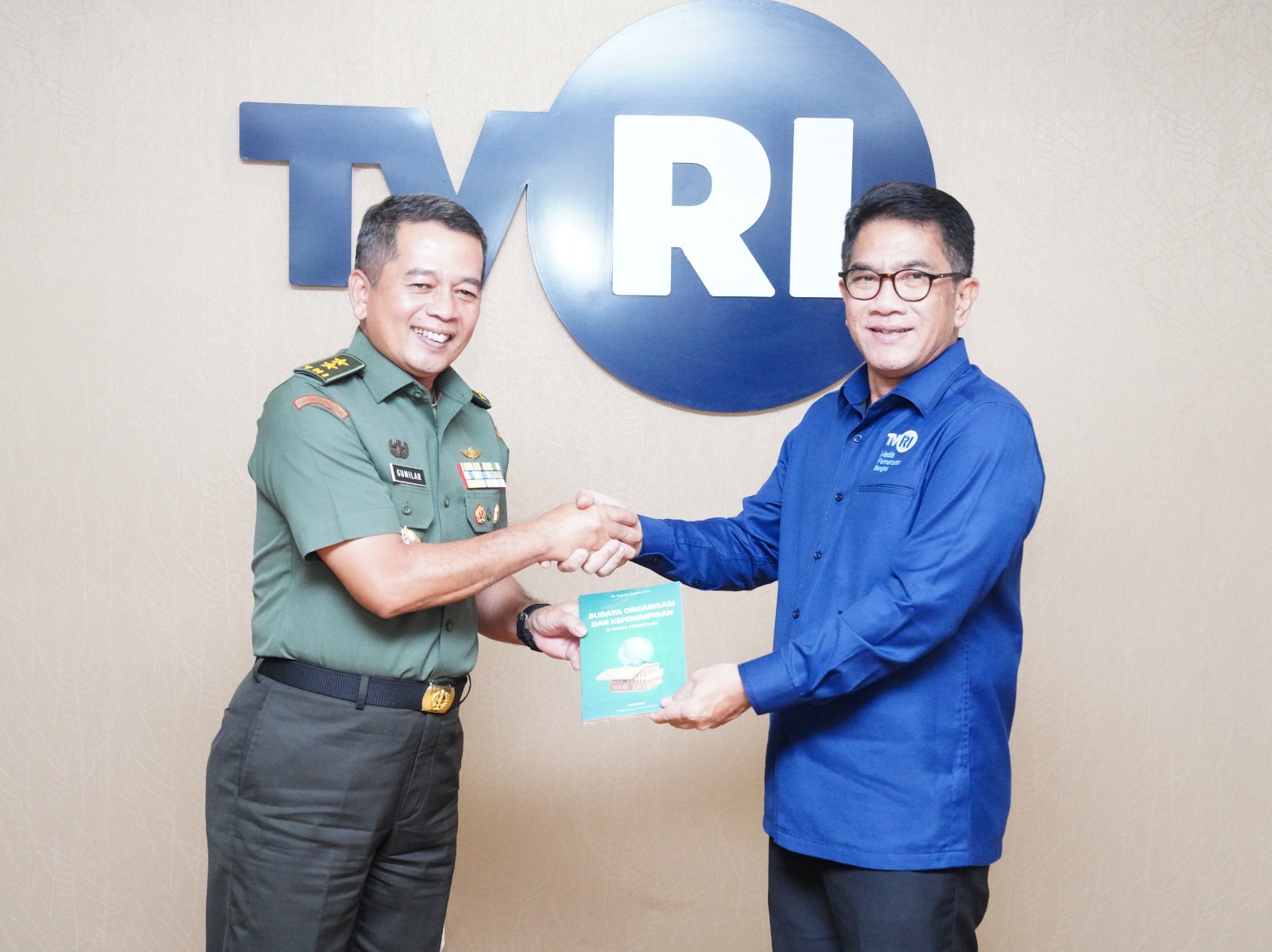 Kunjungan Kapuspen TNI dalam rangka program 100 hari kerjanya, di bidang sumber daya manusia, tata kelola salah satunya membangun kerja sama