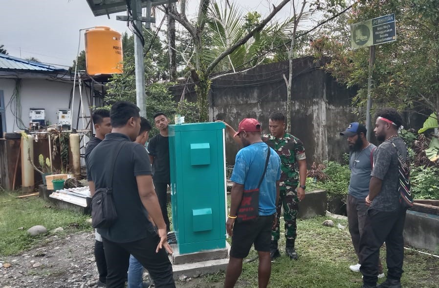 Kementerian BUMN telah memberikan manfaat yang besar dengan memberikan bantuan PLTS kepada warga yang kali ini diperuntukkan untuk tujuh kampung