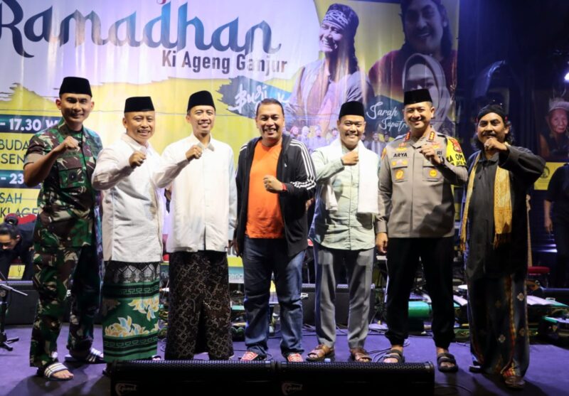 Kapolres Metro Depok Kombes Pol Arya Perdana S.H., S.I.K., M.Si. hadir dengan penuh kehangatan dalam acara Tadarus Budaya Ramadhan 1445 H