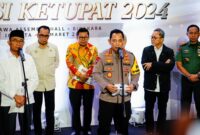 Kapolri Jenderal Listyo Sigit Prabowo melaksanakan rapat koordinasi (rakor) lintas sektoral kesiapan Operasi Ketupat Tahun 2024