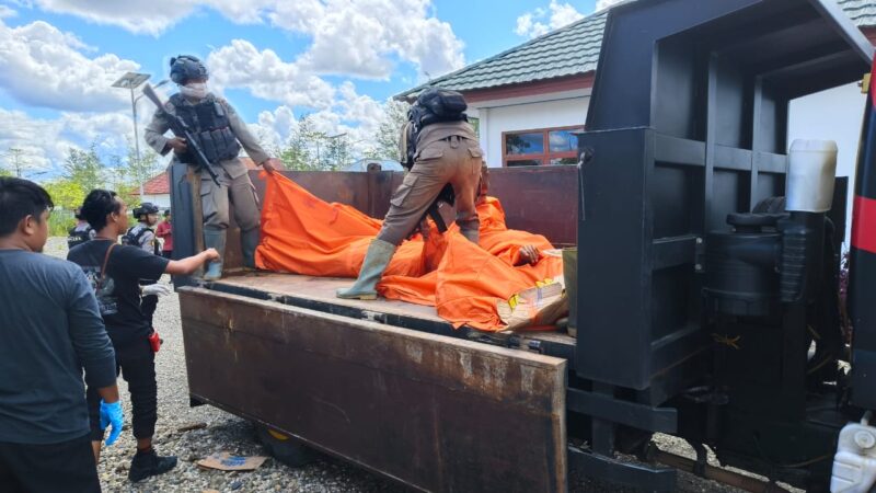 Banyak orang menginginkan perdamaian dan kedamaian karena harganya sangat mahal tapi dirusak oleh segelintir orang-orang yang tak bertanggung jawab