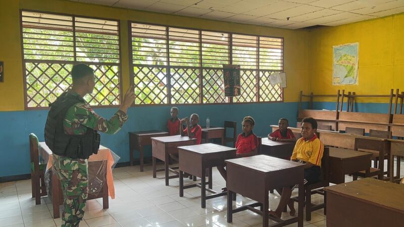 Satgas Pamtas Yonif 726/Tamalatea selain melaksanakan tugas pokoknya menjaga kedaulatan dan keutuhan wilayah di perbatasan RI-PNG