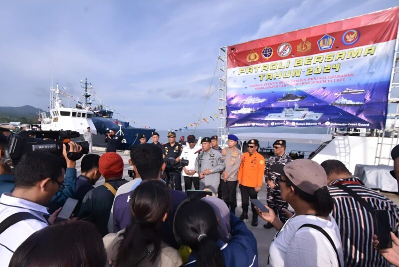 Patroli Bersama Tahun 2024 secara resmi dibuka oleh Kepala Bakamla RI Laksdya TNI Dr. Irvansyah, S.H., M.Tr.Opsla.