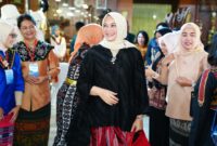 Ketua Umum (ketum) Dharma Pertiwi Ny. Evi Agus Subiyanto menghadiri acara Pembukaan Jala Craft 2024 yang di selenggarakan di Ballroom Lt.2 Kantor Jalasenastri Pengurus Pusat Komplek TNI AL