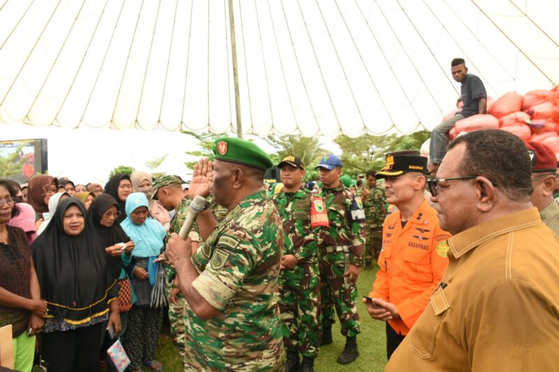 Kodam XVIII/Kasuari dengan bangga mengadakan Bazar TNI yang meriah di Lapangan Kodam, Trikora, Arfai 1, Manokwari, Papua Barat