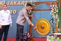 Polda Metro Jaya bekerja sama dengan Kamar Dagang dan Industri (KADIN) DKI Jakarta mengadakan Bazar Sembako murah