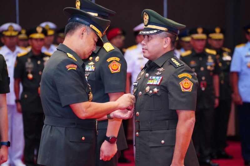 Kepala Staf Umum (Kasum) TNI Letjen TNI Bambang Ismawan memimpin serah terima jabatan Kepala Pusat Pengadaan (Kapusada) TNI