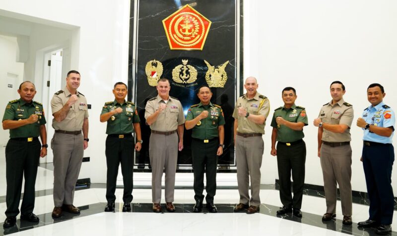 Panglima TNI Jenderal TNI Agus Subiyanto menerima kunjungan kehormatan Commanding General United States Army Pacific