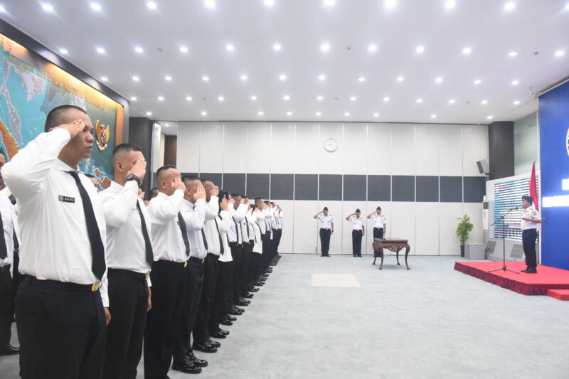 Sebanyak 140 personel Pegawai Pemerintah dengan Perjanjian Kerja (PPPK) Bakamla RI secara resmi dilantik oleh Kepala Bakamla RI