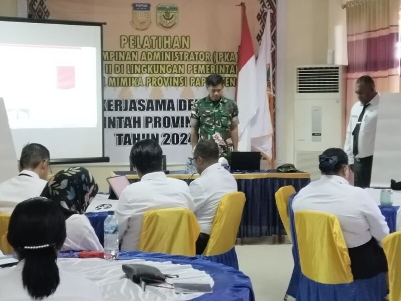 Kasdim 1710/Mimika, Mayor Inf Abdul Munir memberikan materi tentang Etika dan Integritas Kepemimpinan Pancasila