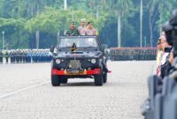 Panglima TNI Jenderal TNI Agus Subiyanto, S.E., M.Si., bersama Kapolri Jenderal Pol Drs. Listyo Sigit Prabowo, M.Si., memimpin Apel Gelar Operasi 