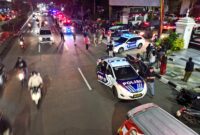 Kapolres Metro Depok, Kombes Pol Arya Perdana S.H, S.I.K, M.Si. secara langsung melepas pengawalan ambulance menuju ke lokasi kecelakaan