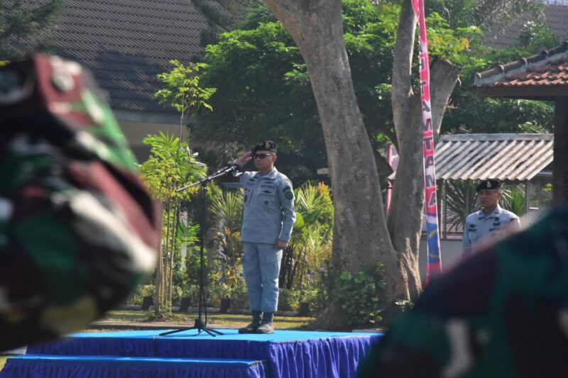 Upacara pembukaan pelatihan dipimpin oleh Sestama Bakamla RI, Laksda TNI Tatit E. Witjaksono, S.E., M.Tr. (Han), di Puslatdiksarmil