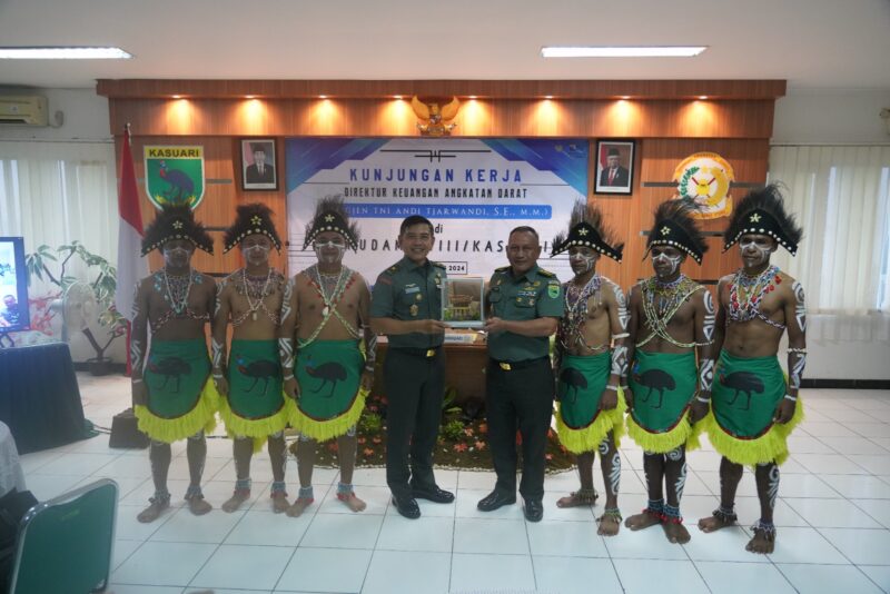 Kunjungan kerja Dirkuad ke Kudam XVIII/Kasuari merupakan bagian dari program Pembinaan Satuan Keuangan TNI AD
