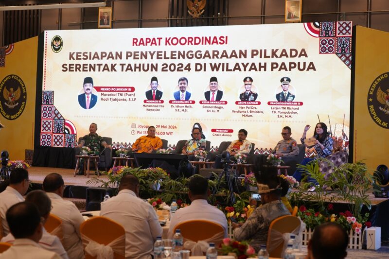 Pangkogabwilhan III Letjen TNI Richard T.H Tampubolon, S.H., M.M., mewakili Panglima TNI sebagai Narasumber Rapat Koordinasi