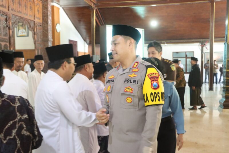 Kapolres Tulungagung AKBP Teuku Arsya Khadafi, S.H., S.I.K., M.Si. menghadiri Pengukuhan Pengurus Dewan Pimpinan Majelis Ulama Indonesia (MUI) Kecamatan