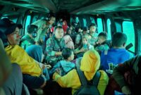 Helikopter Carakal H-225M TNI AU berhasil mengevakuasi 36 orang lansia dan anak-anak yang menjadi korban bencana banjir dan tanah longsor