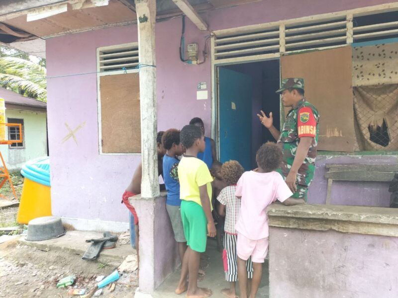 Sertu Slamet pun menyampaikan bahwa minuman keras bisa merusak masa depan, oleh sebab itu anak-anak lebih baik bermain dan berolahraga