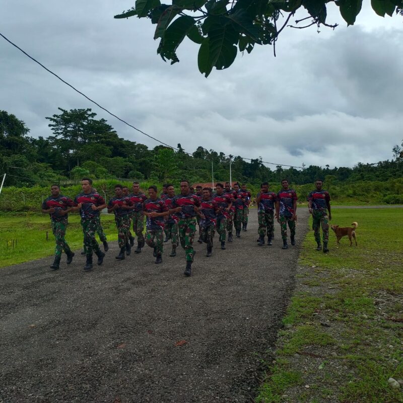 Dandim 1715/Yahukimo beserta para anggotanya telah melaksanakan kegiatan olahraga bersama