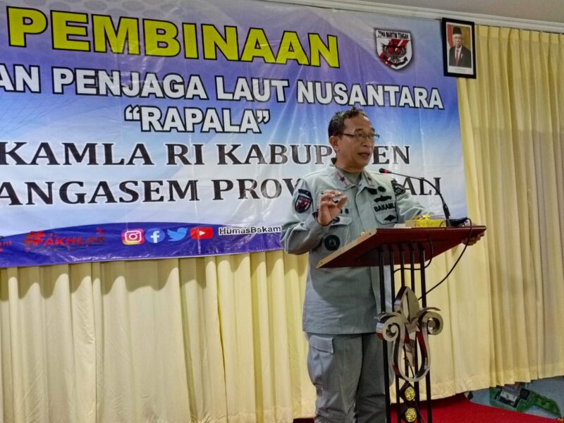 Kepala Zona Bakamla Tengah Laksma Bakamla Octavianus Budi Susanto, S.H., M.Si., M.Tr.Opsla., secara resmi membuka kegiatan Pembinaan