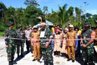 Kasdam XVIII/Kasuari Brigjen TNI Yusuf Ragainaga secara resmi menutup kegiatan TNI Manunggal Membangun Desa (TMMD) ke-120 tahun 2024